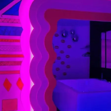 Colorroom31 - Nuit Insolite - - Tantra - (adults Only) Apartament *