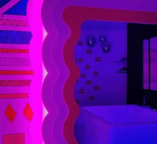 Colorroom31 - Nuit Insolite - - Tantra - (adults Only) Apartamento *