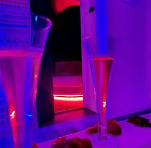 Apartamento Colorroom31 - Nuit Insolite - - Tantra - (adults Only) *