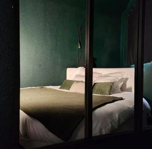 Apartamento Colorroom31 - Nuit Insolite - - Tantra - (adults Only) *